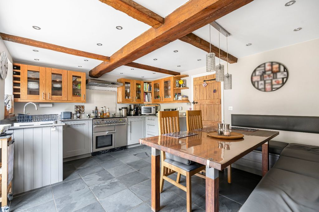 Property photo 2 of 24 Kitchen