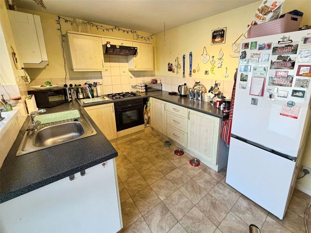 Property photo 2 of 13 Kitchen/Breakfast