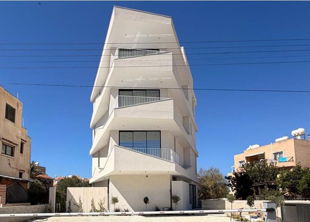 Property photo 1 of 10 Apartments