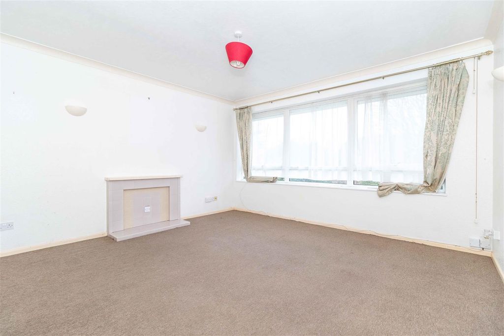 Property photo 2 of 8 Highpine-3.Jpg