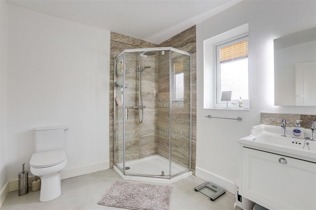 Property photo 3 of 31 5271.Jpg