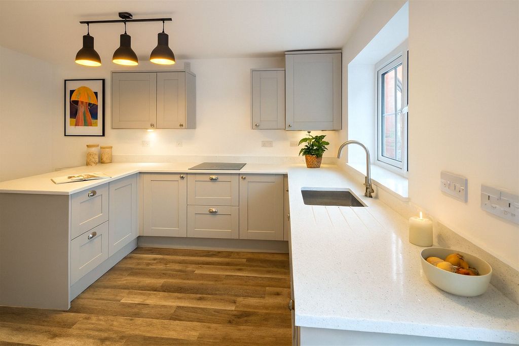 Property photo 3 of 15 Kitchen/Dining Room