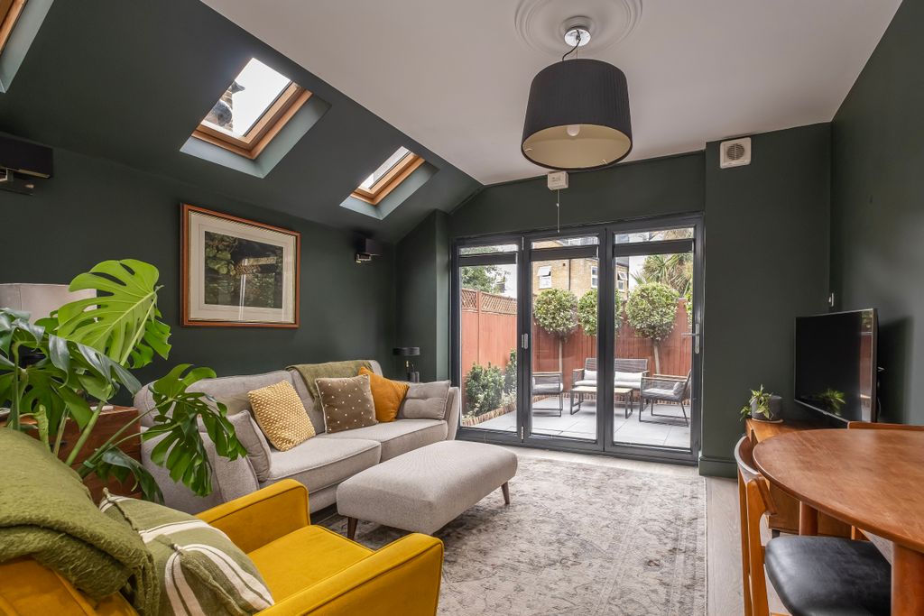 Property photo 1 of 12