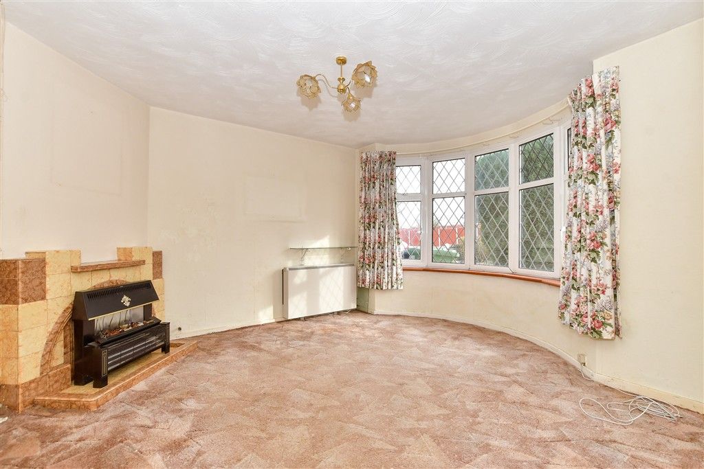 Property photo 3 of 9 Lounge