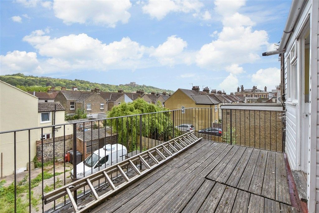 Property photo 2 of 14 Balcony / Terrace