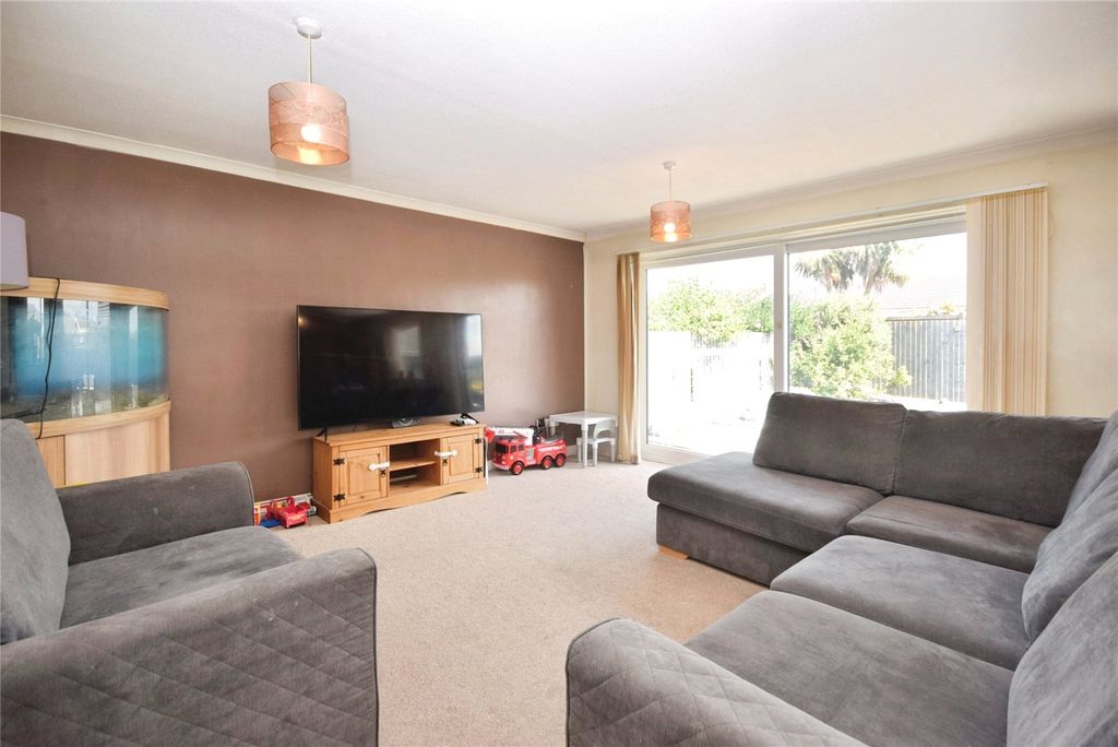 Property photo 3 of 17 Picture No. 04