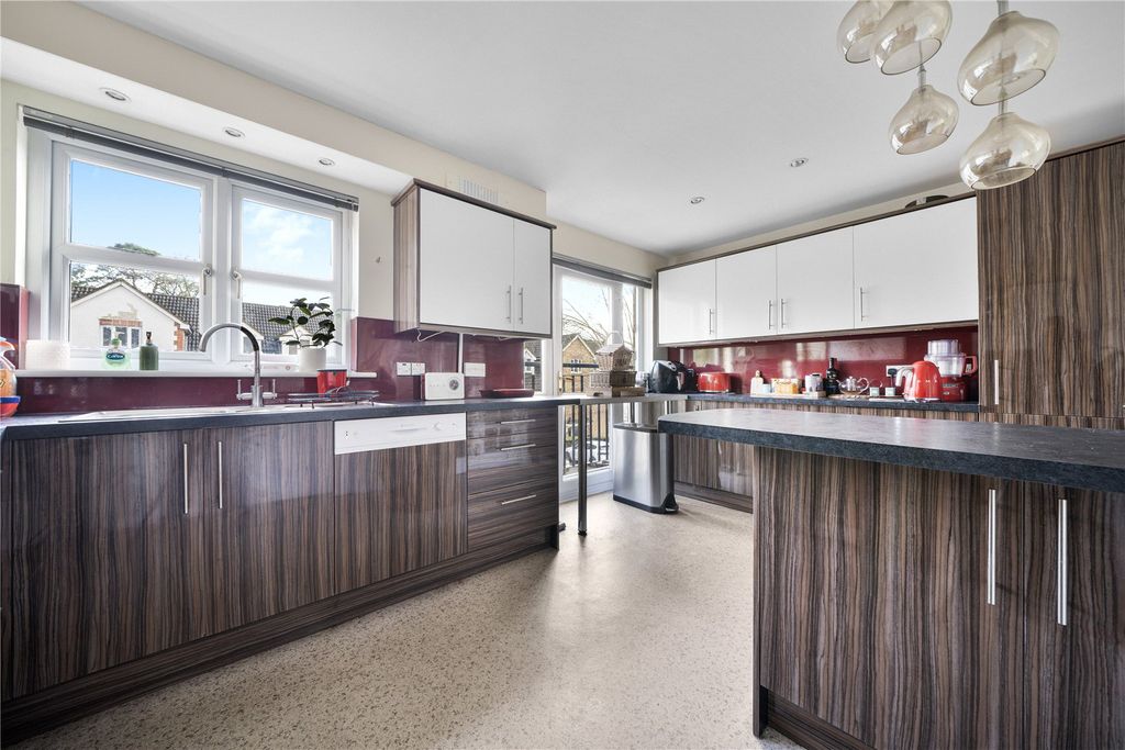 Property photo 2 of 20 Picture No. 37