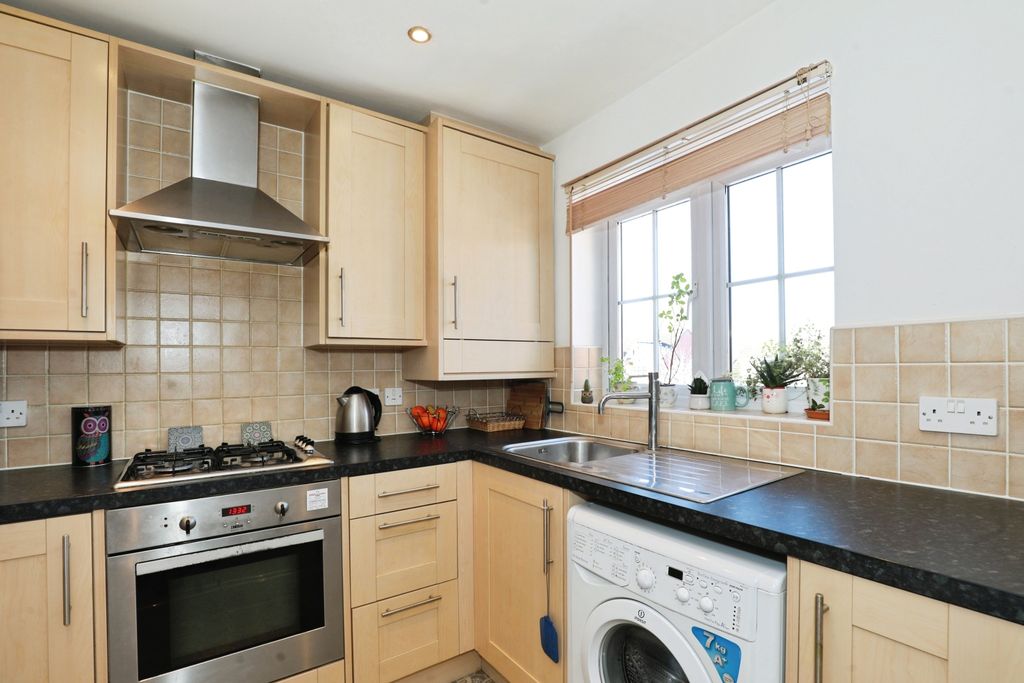 Property photo 3 of 13