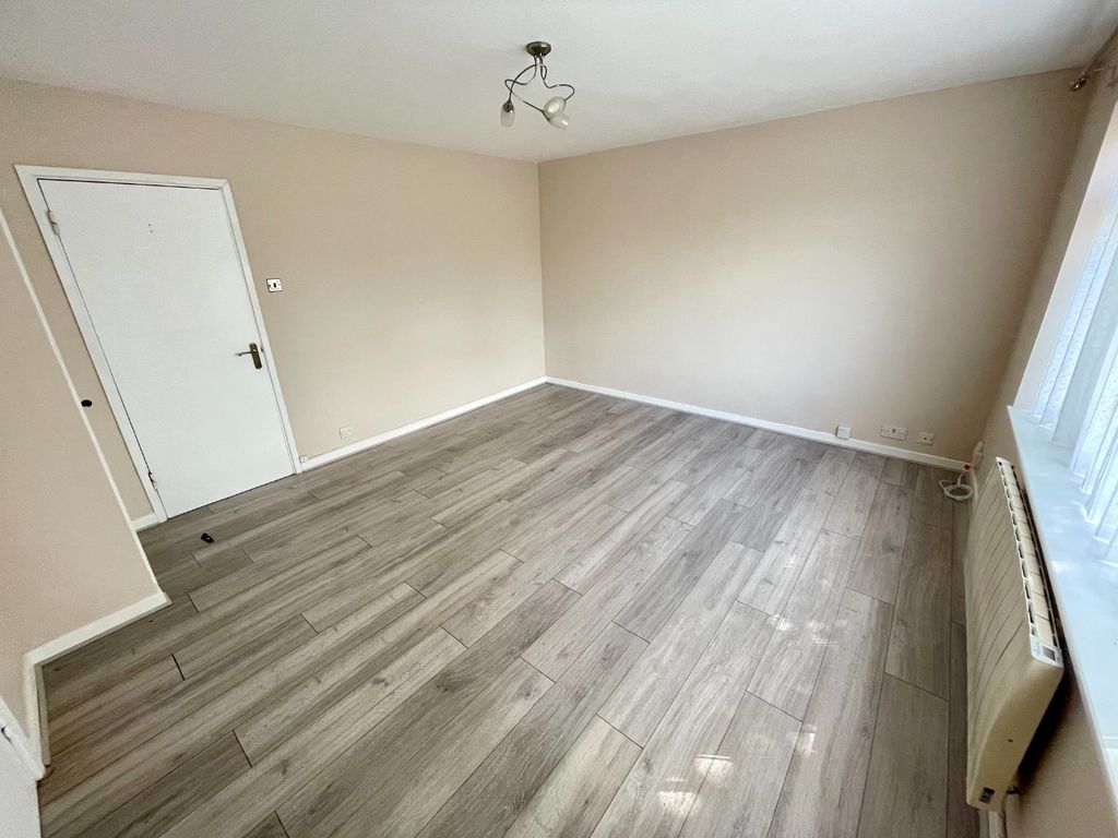 Property photo 3 of 9 4319484