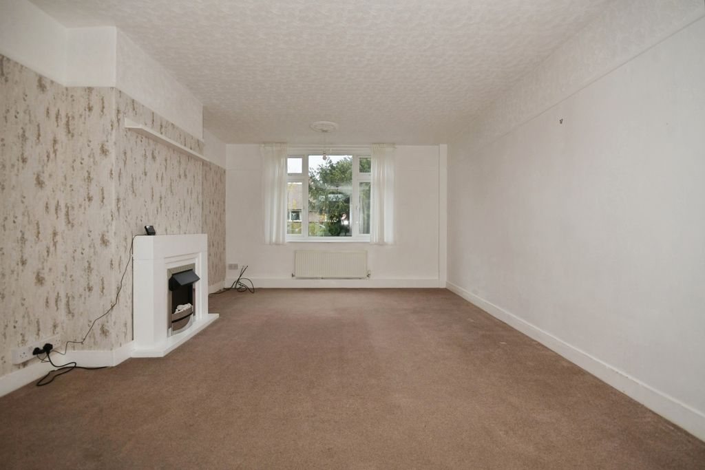 Property photo 2 of 17 Photo