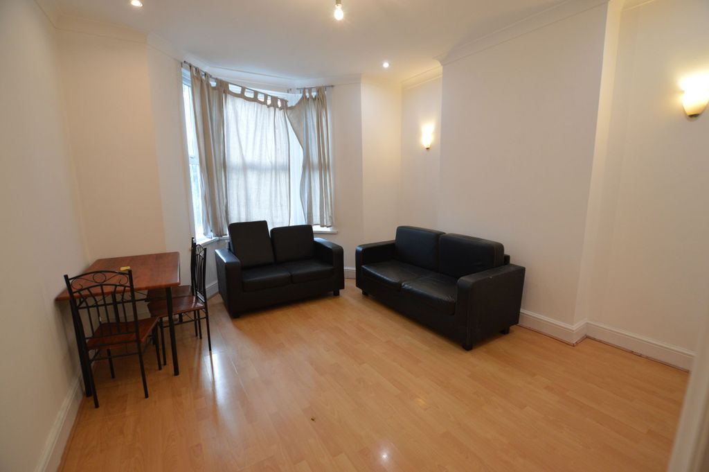 Property photo 2 of 4