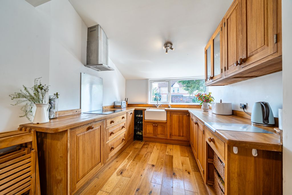 Property photo 3 of 22 Kitchen / Breakfast Room