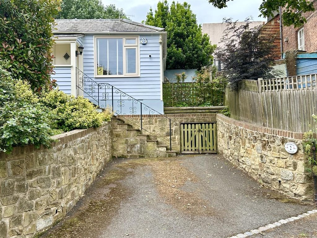 Property photo 2 of 24