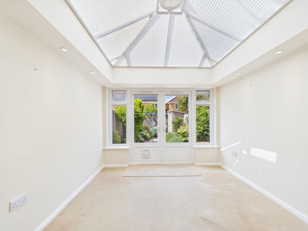 Property photo 3 of 9 Conservatory