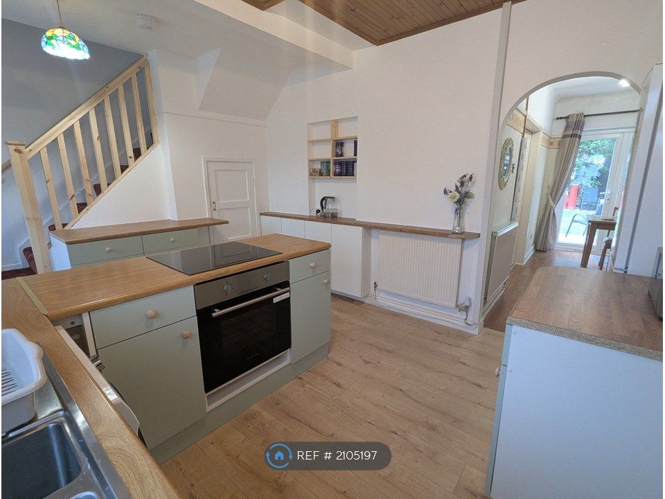 Property photo 1 of 9 Kitchen