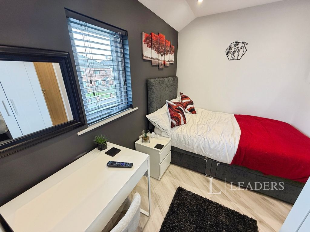 Property photo 1 of 11 6E52Ed02-20250516_14