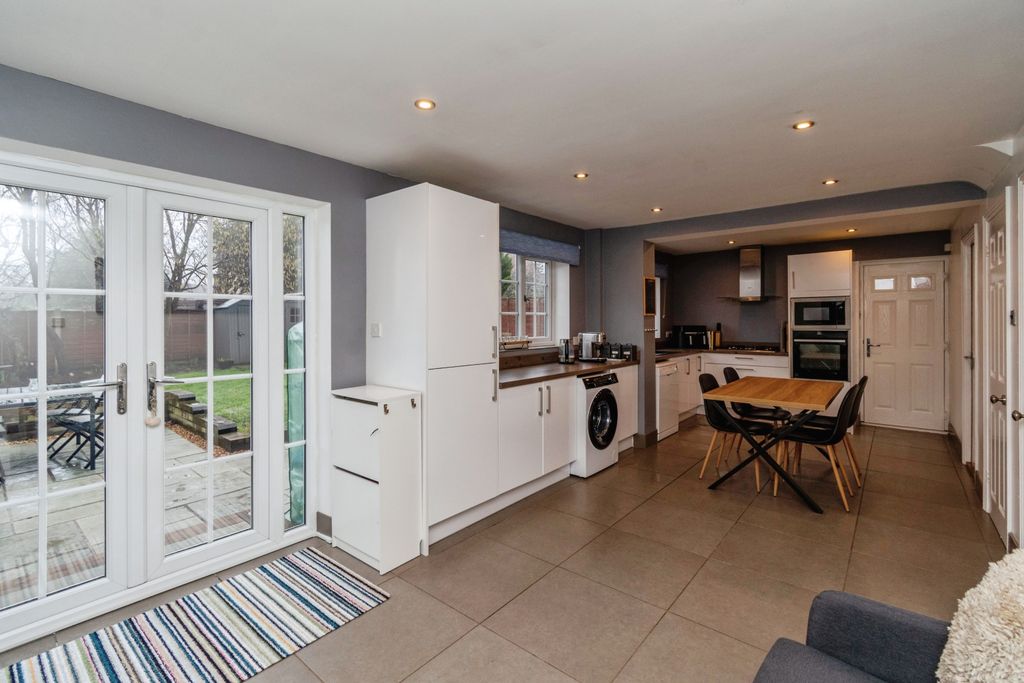 Property photo 2 of 16 Kitchen/Diner