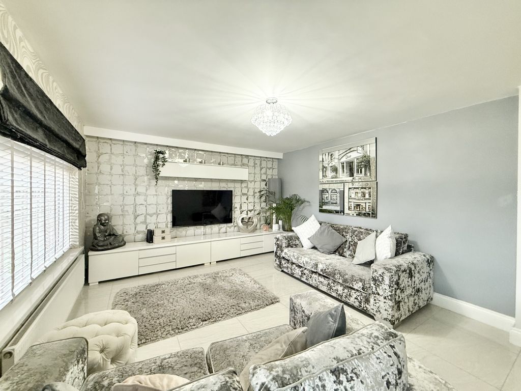 Property photo 3 of 19 Img_3339