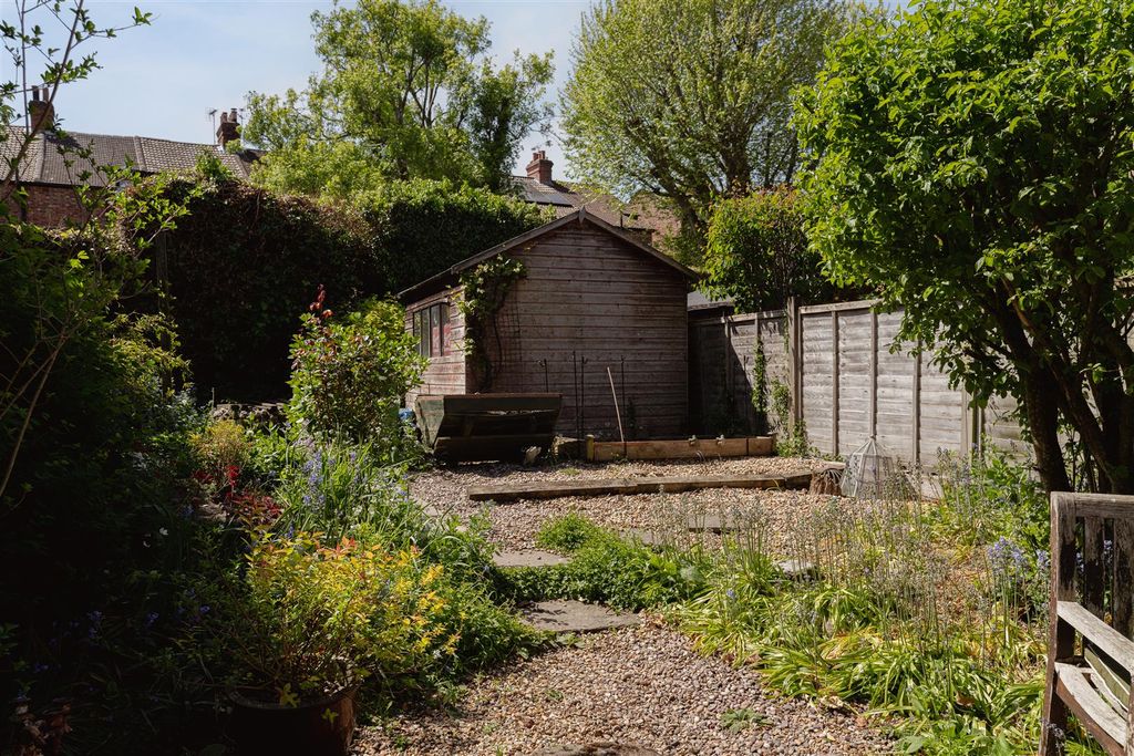 Additional image 17 of 3 bed semi-detached house for saleDene Street, Dorking RH4