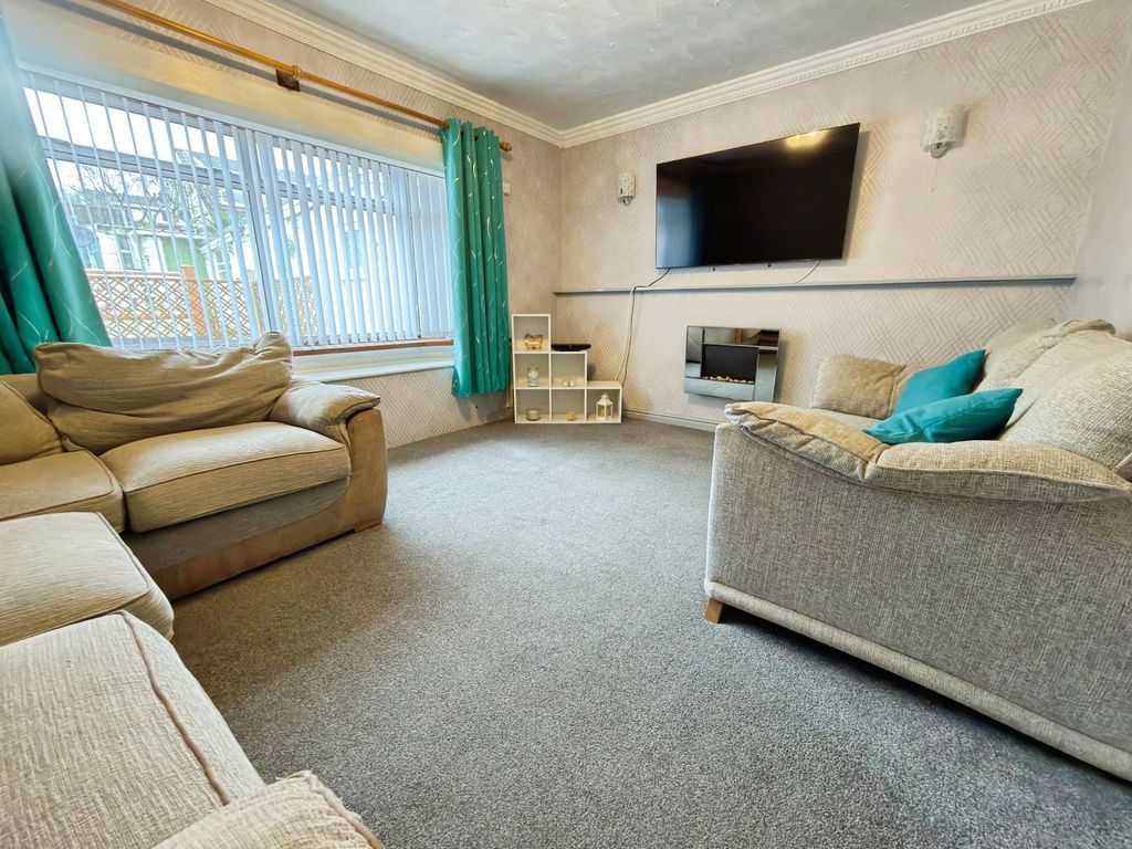 Property photo 3 of 28