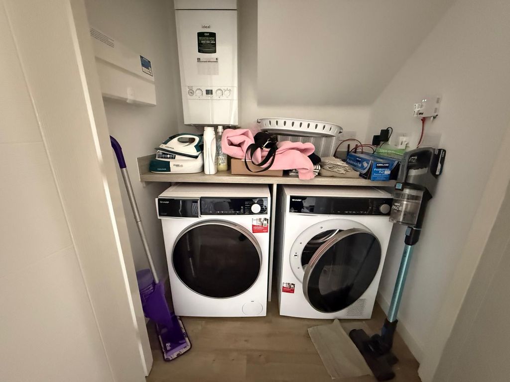 Property photo 2 of 3