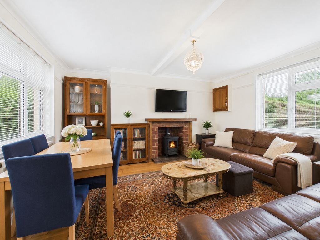 Property photo 2 of 13 Lounge