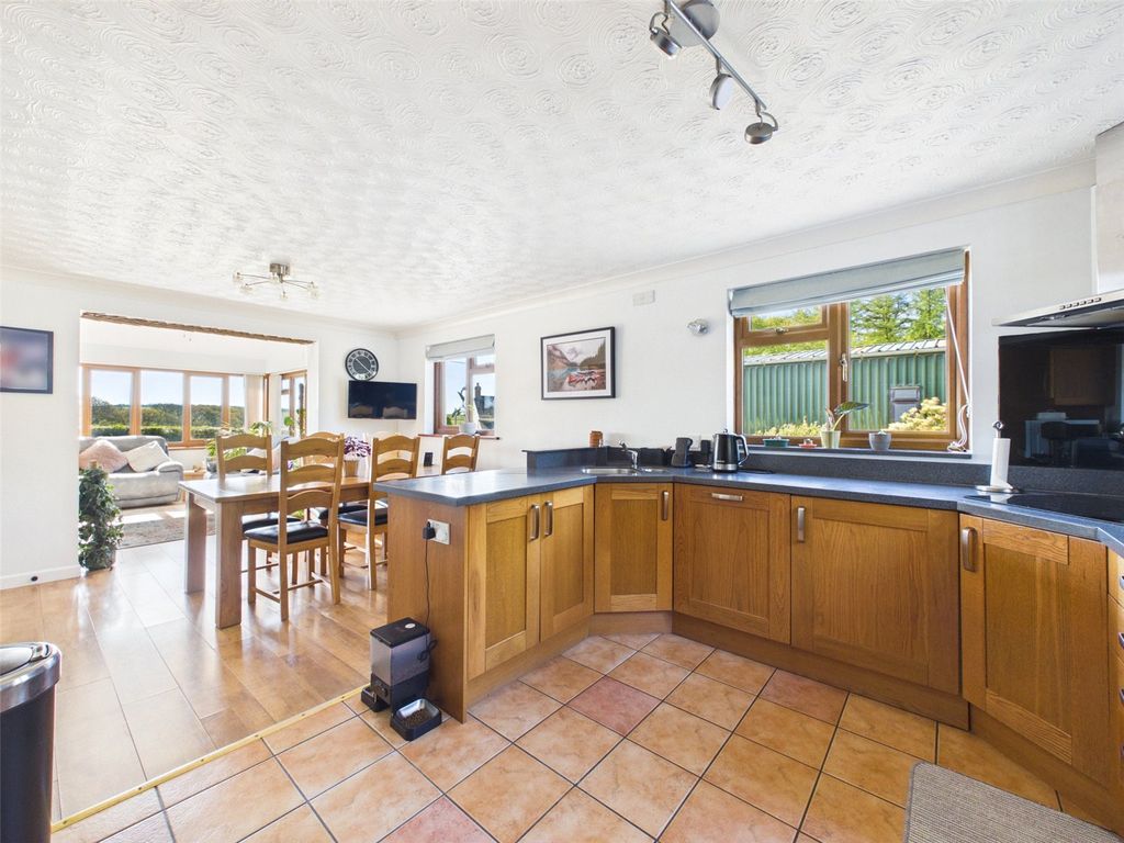 Property photo 3 of 37 Picture No. 01