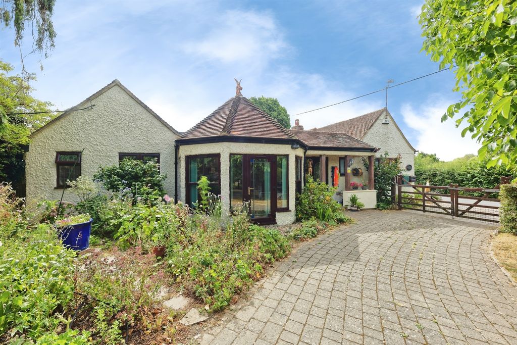 Property photo 2 of 25