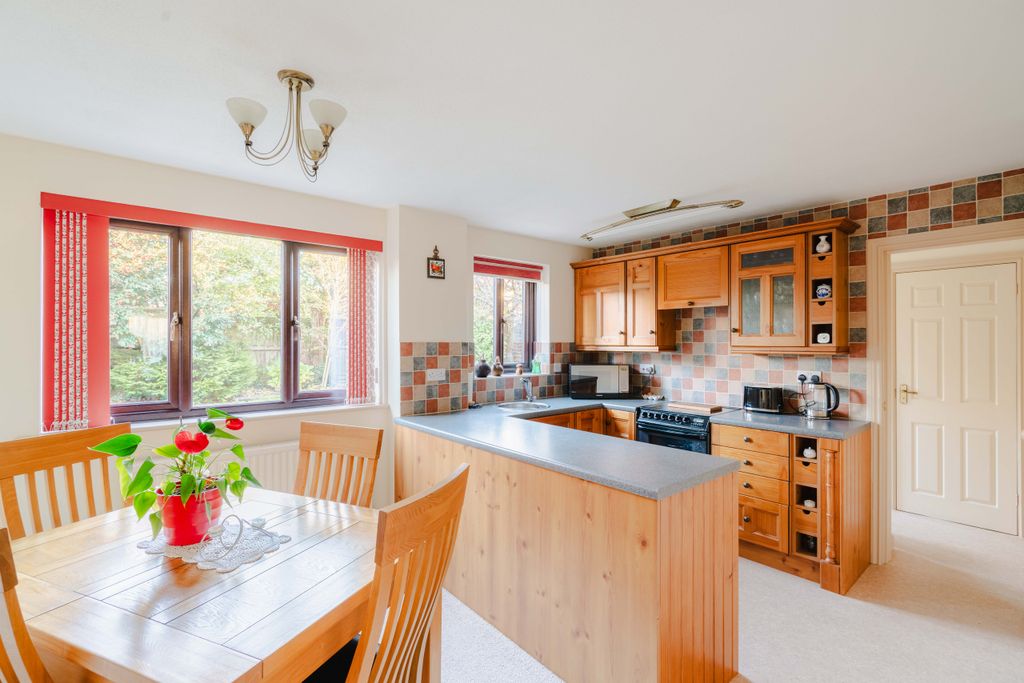 Property photo 2 of 19 12