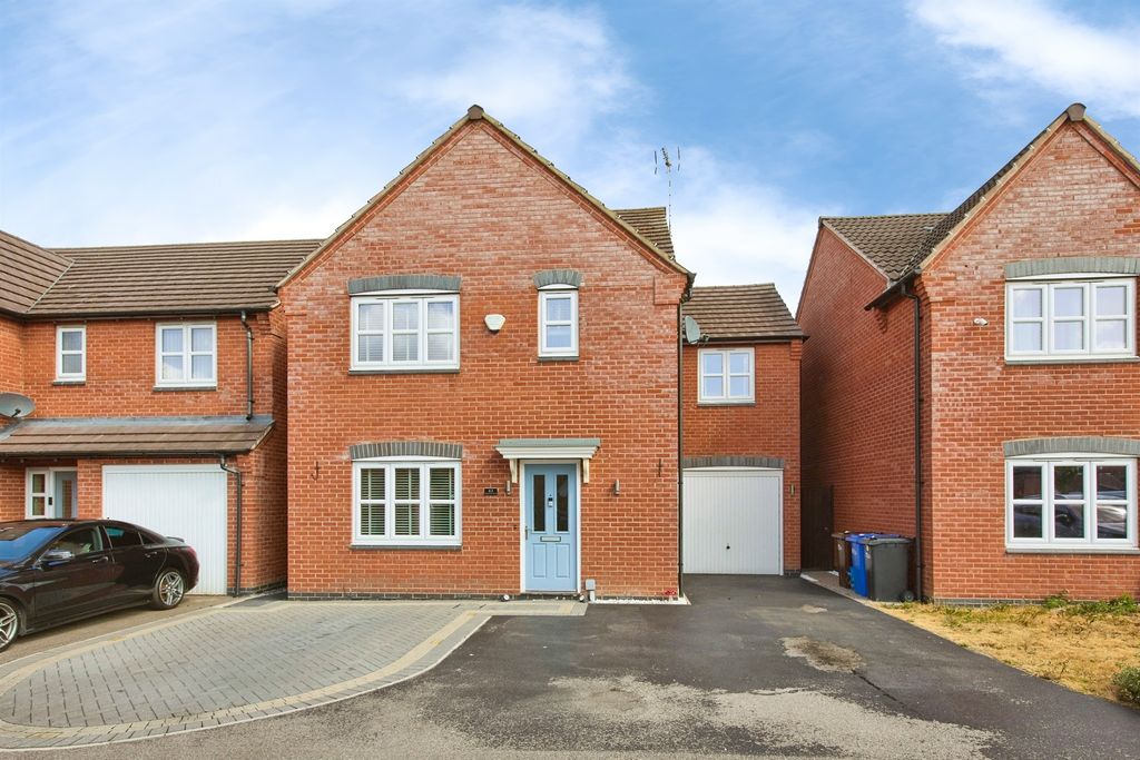 Property photo 2 of 31