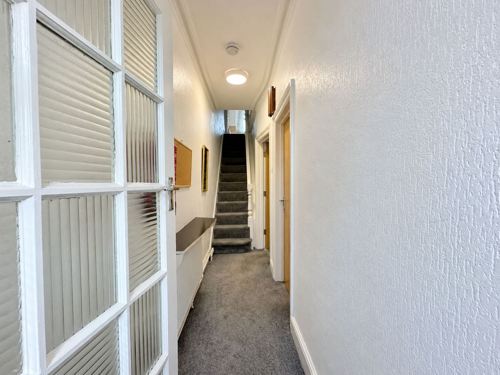 Property photo 3 of 17 Hallway