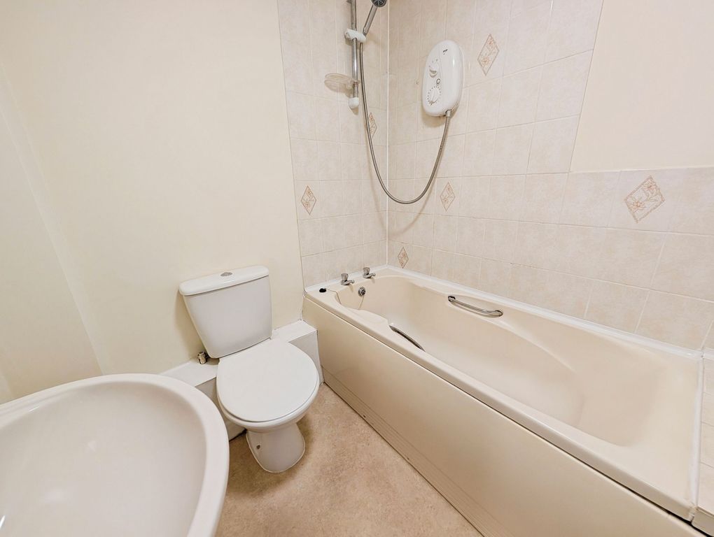 Property photo 3 of 7