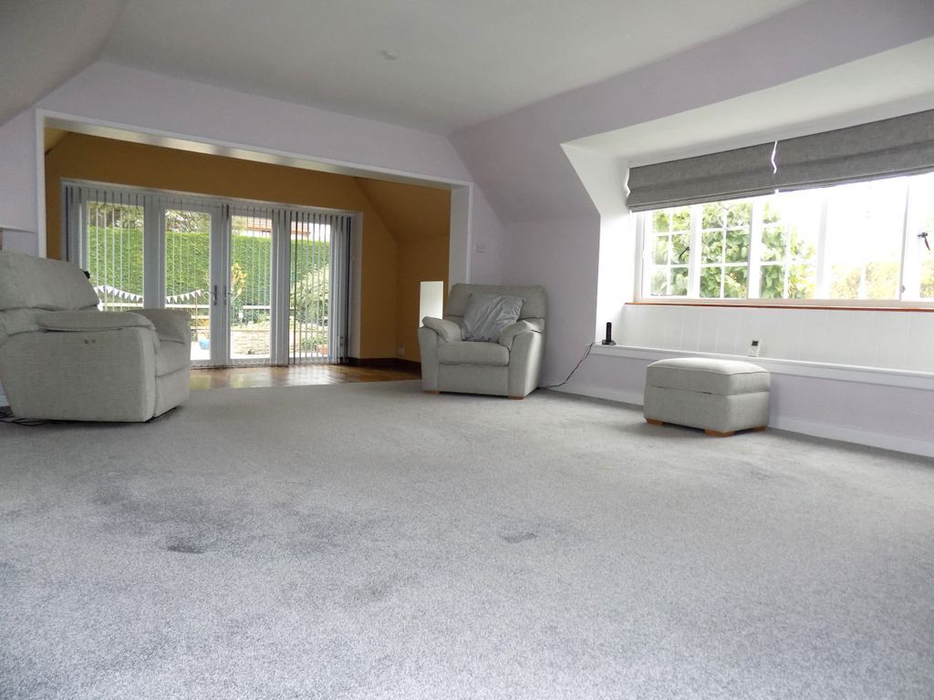 Property photo 2 of 22 Lounge