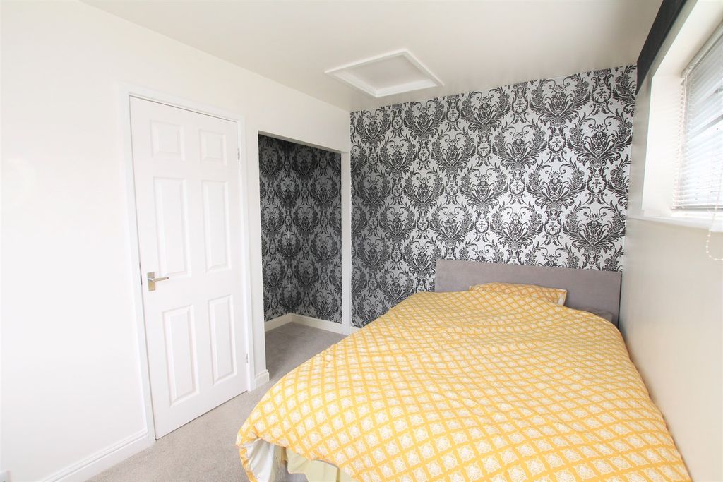Property photo 3 of 11 Bedroom