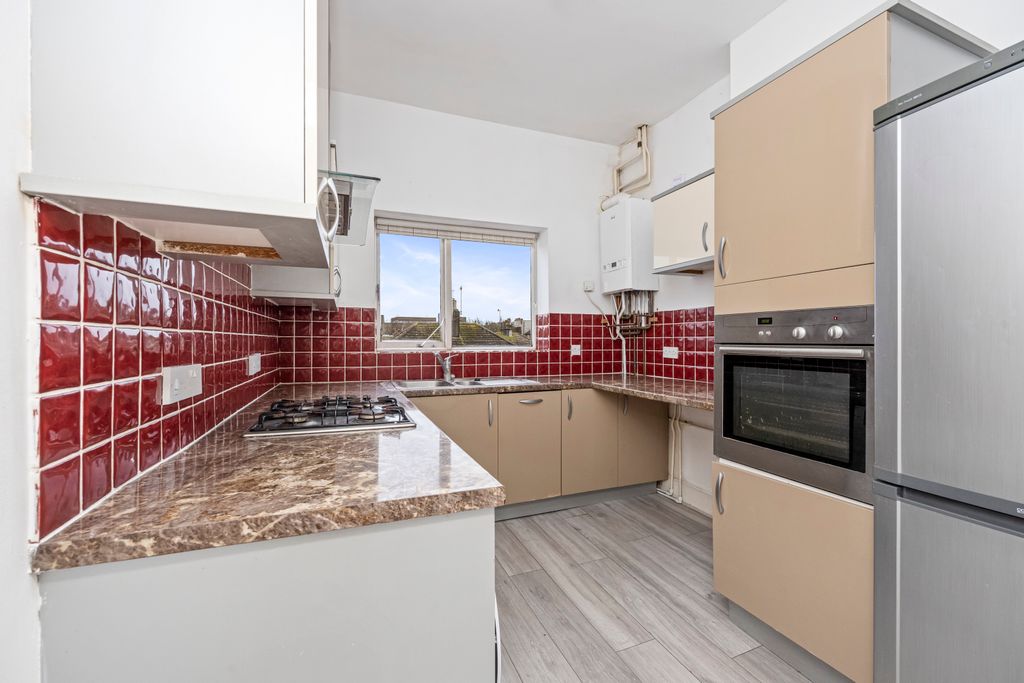 Property photo 3 of 8