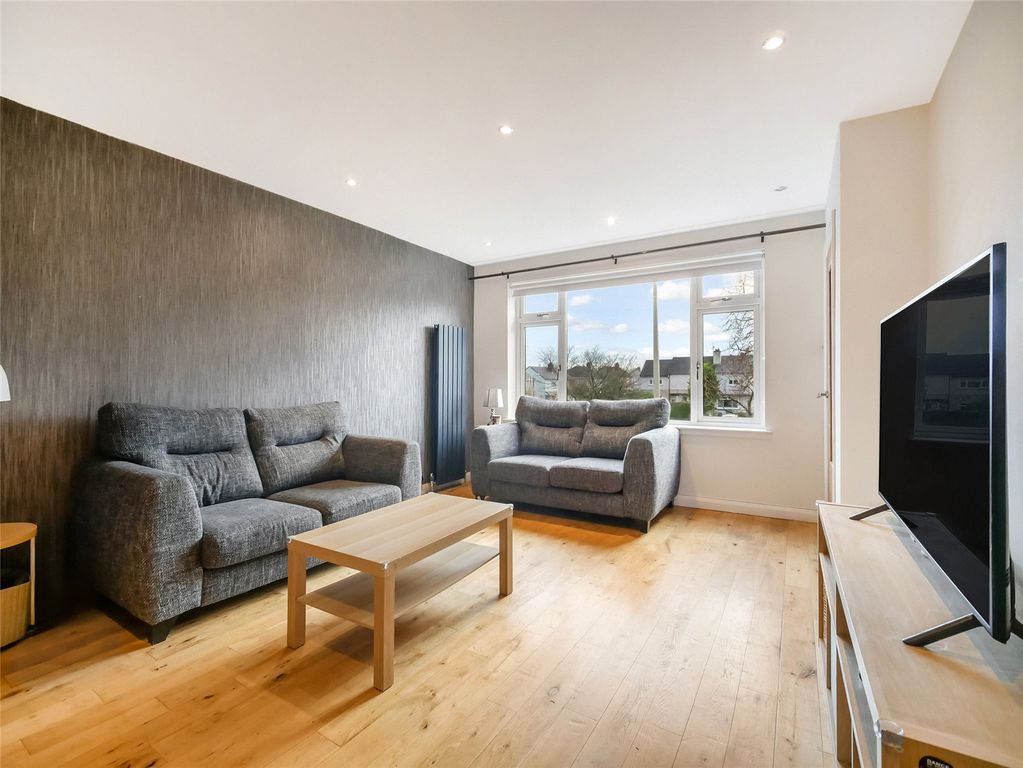 Property photo 2 of 21 Living Room