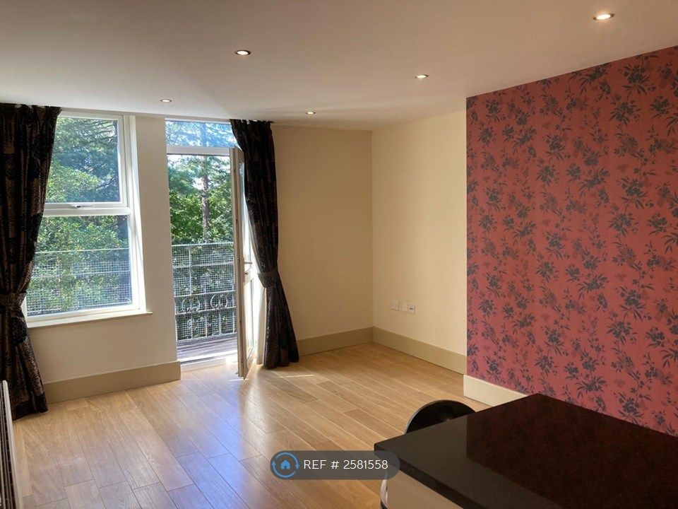 Property photo 2 of 3