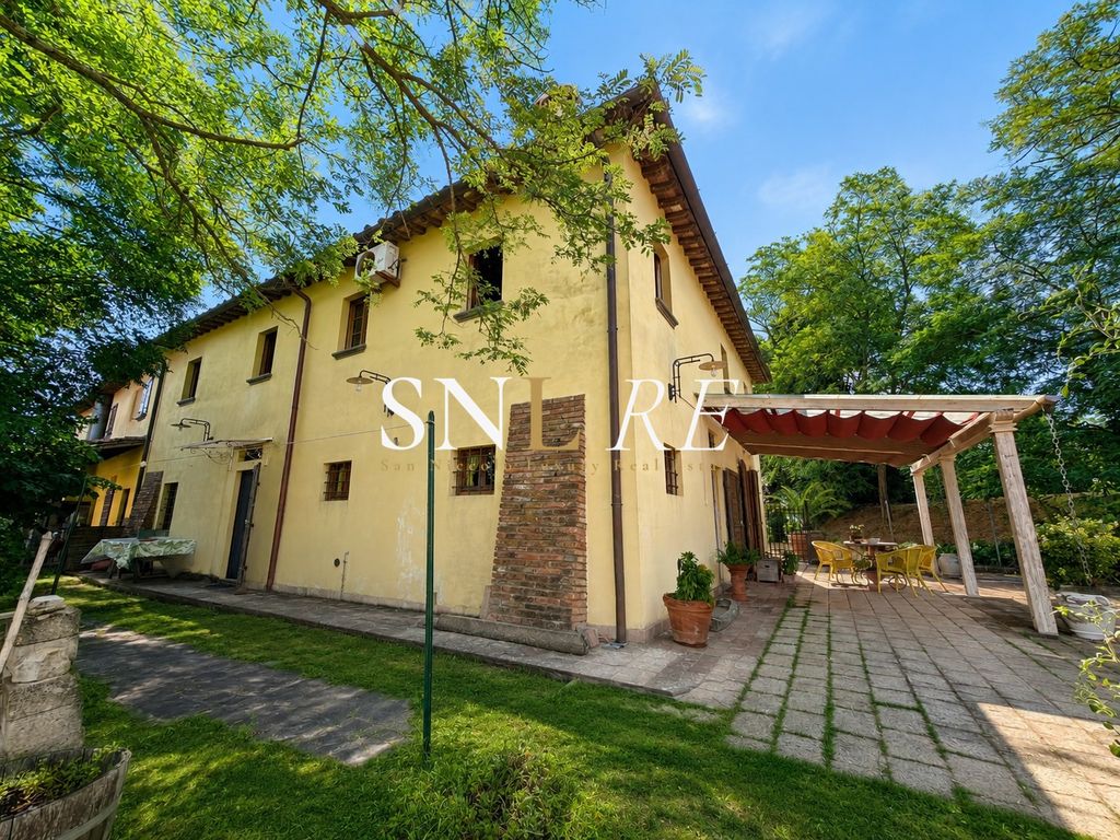 Property photo 2 of 33