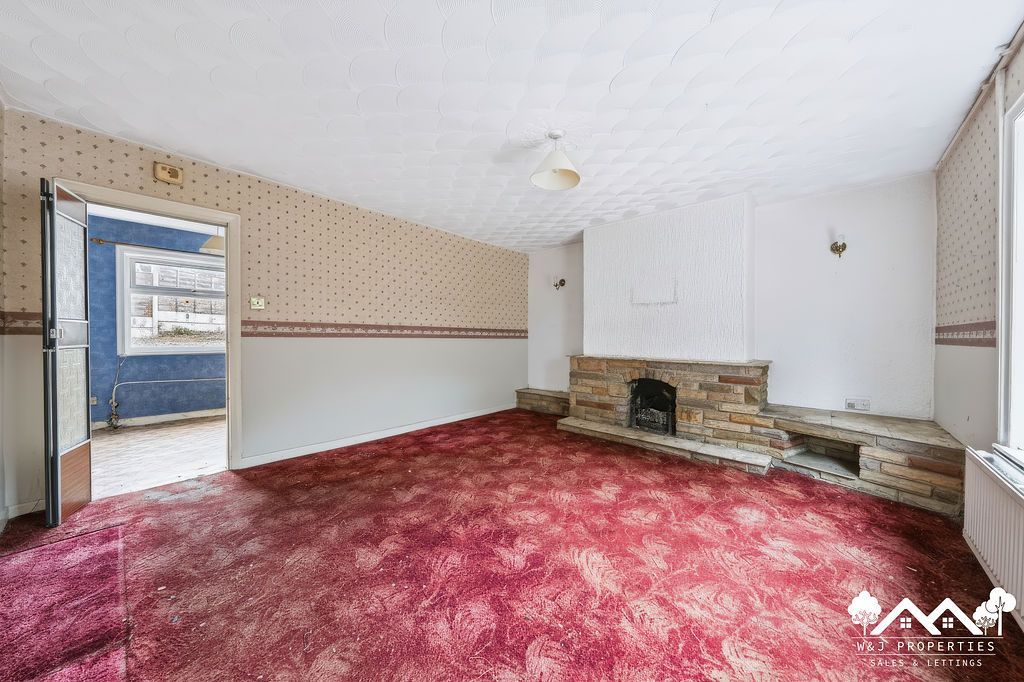 Property photo 3 of 25