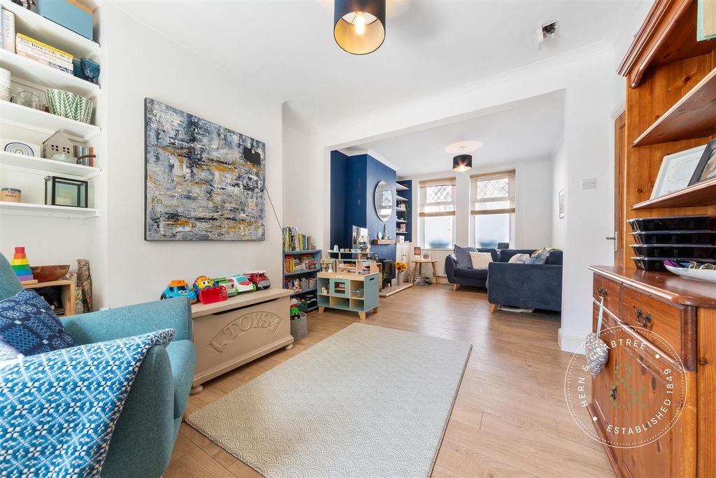 Property photo 2 of 29 Ethel-Street-17.Jpg