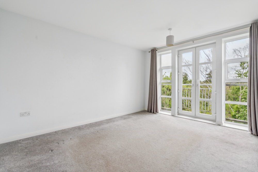 Property photo 2 of 8 Picture No. 22