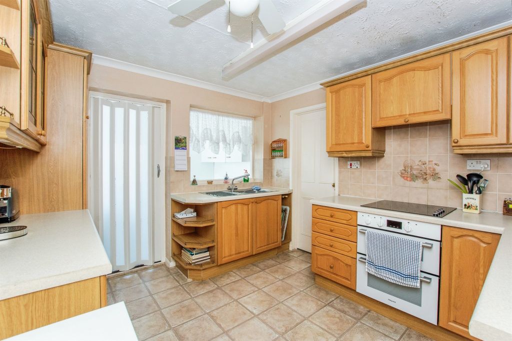 Property photo 2 of 20