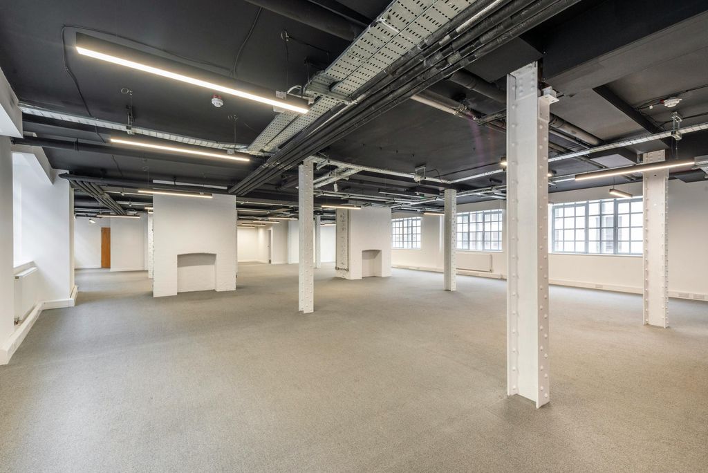 Property photo 2 of 7 Office 3.Jpg