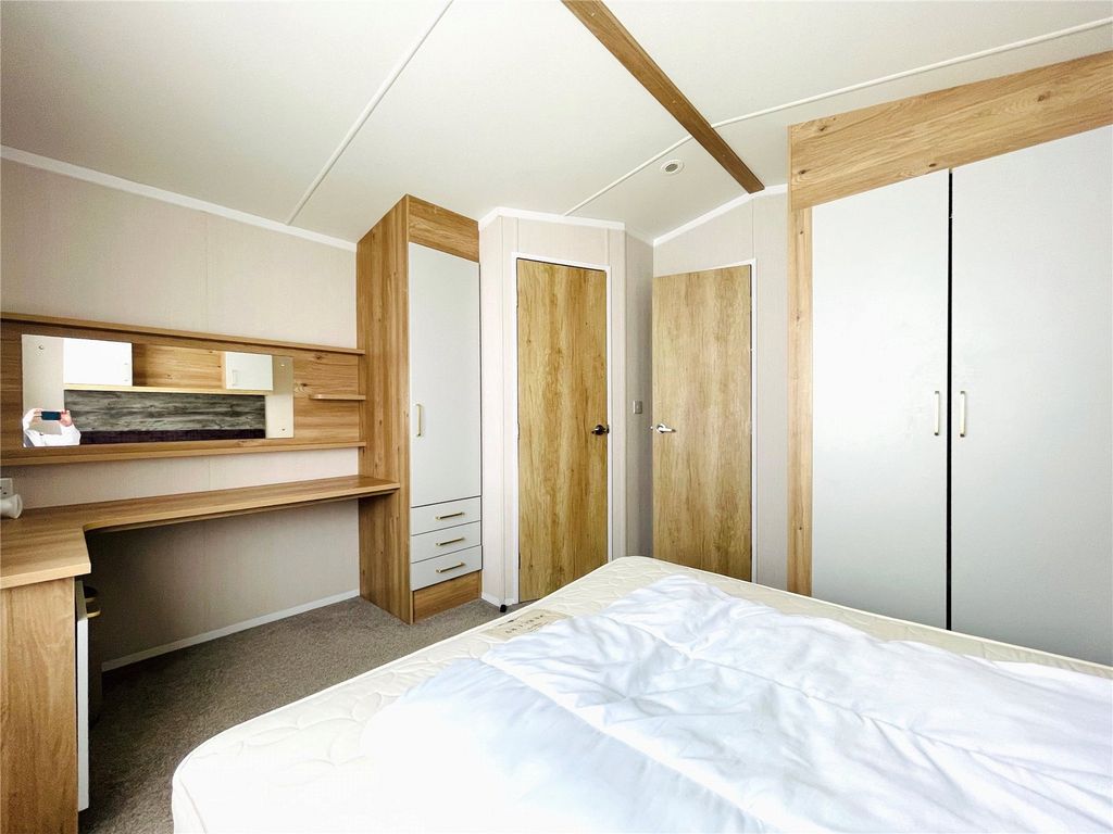 Property photo 3 of 11 Picture No. 01