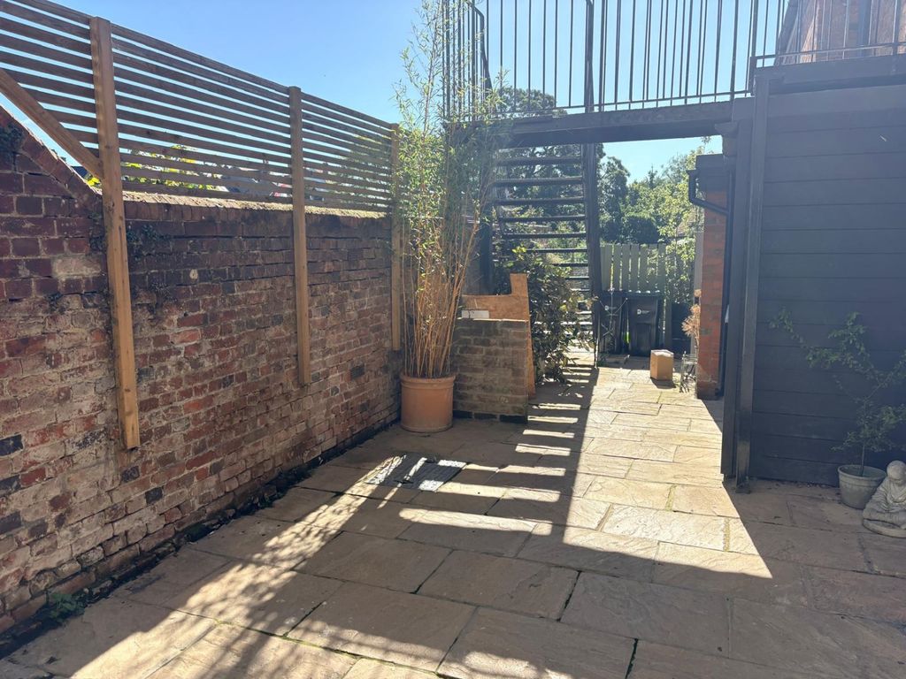 Property photo 2 of 10 1000048660