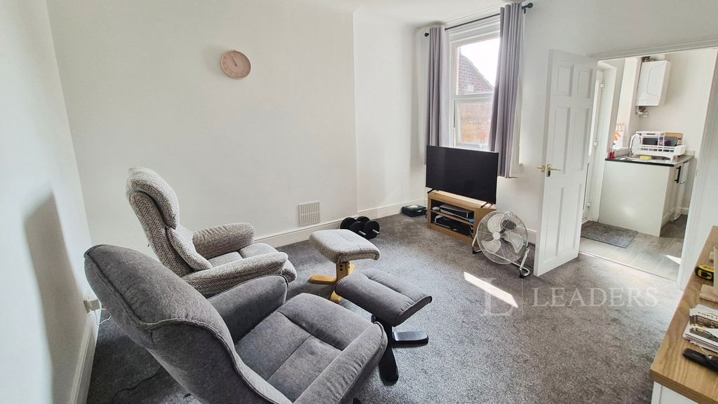 Property photo 3 of 8 Pbox-Img.Jpg