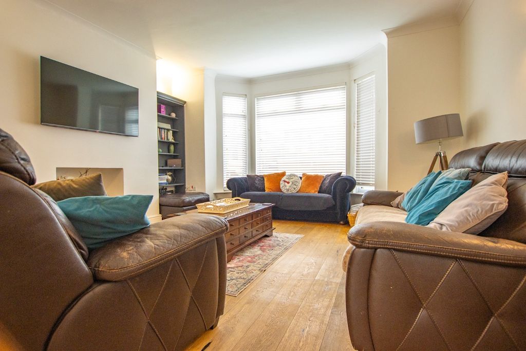 Property photo 3 of 30 4551985