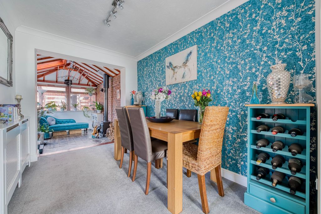 Property photo 3 of 21