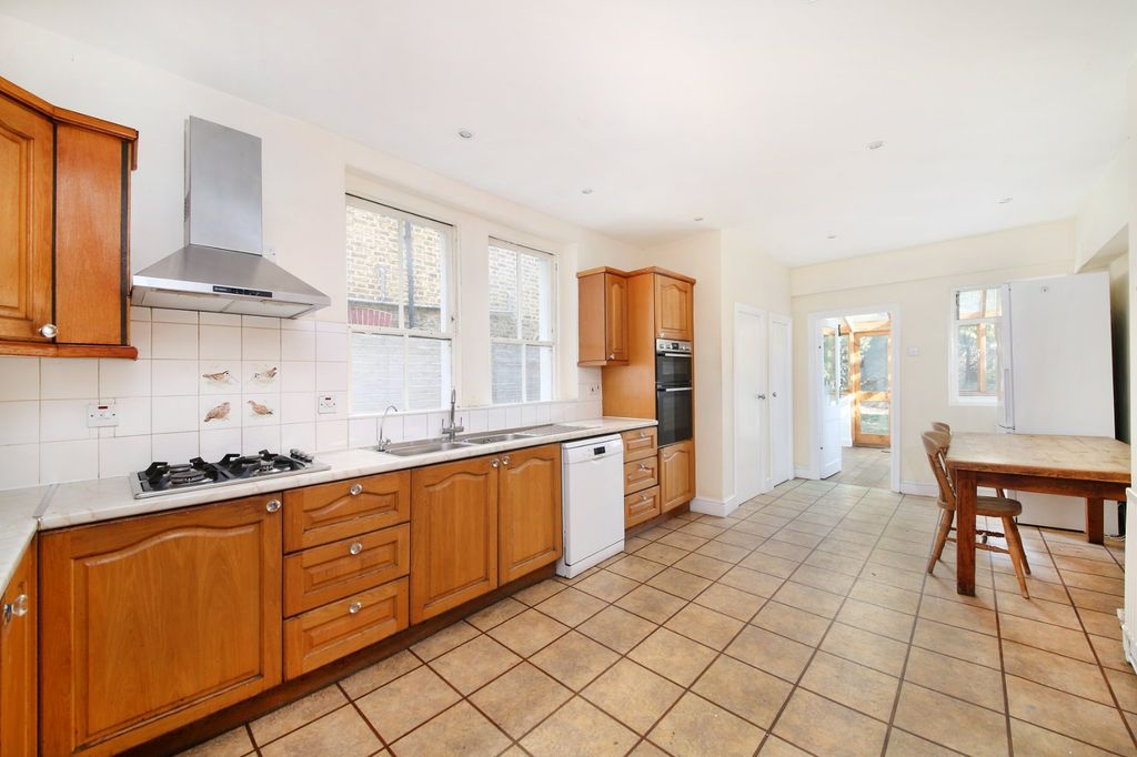 Property photo 3 of 15