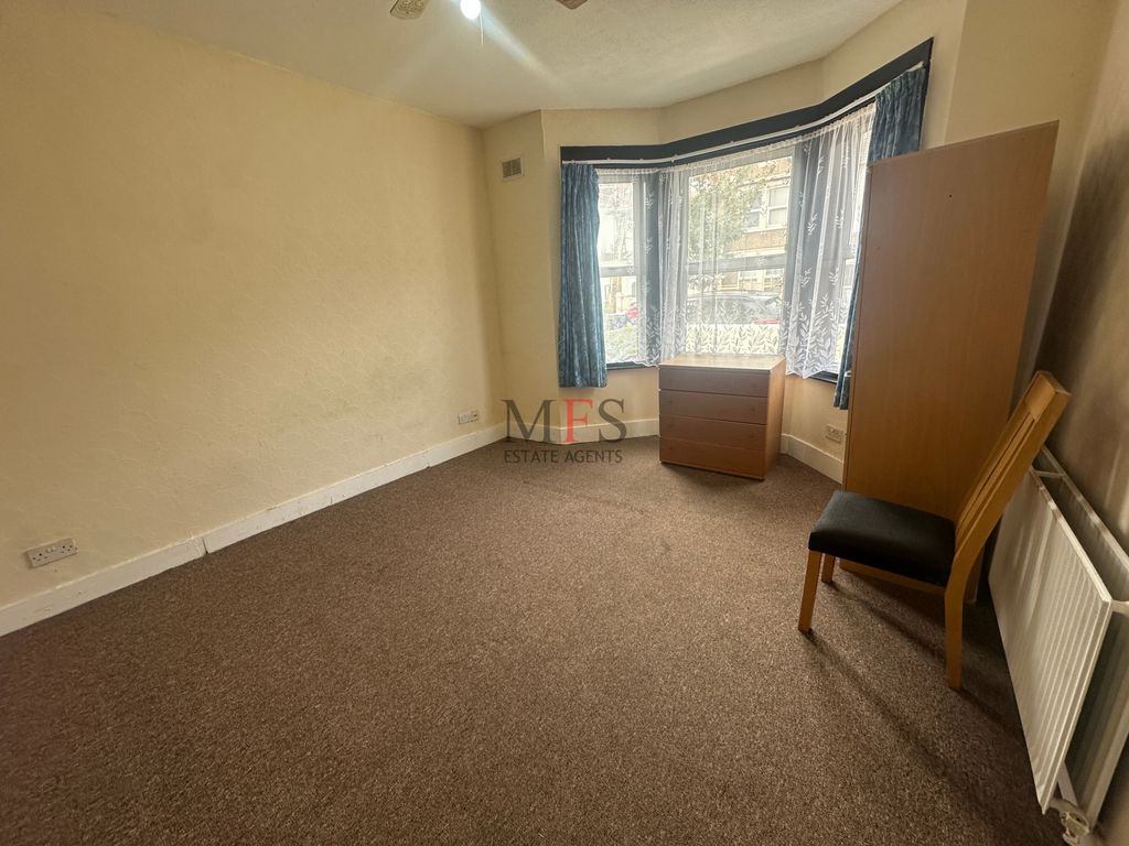 Property photo 1 of 19 Photo 2